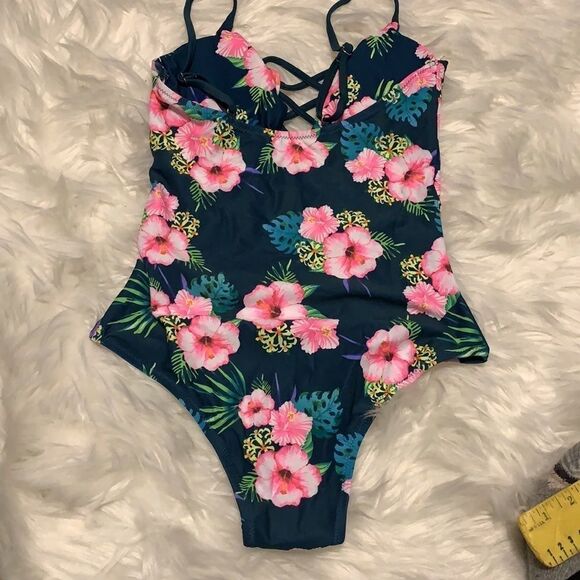 SMALL one piece swim suit - Picture 2 of 6